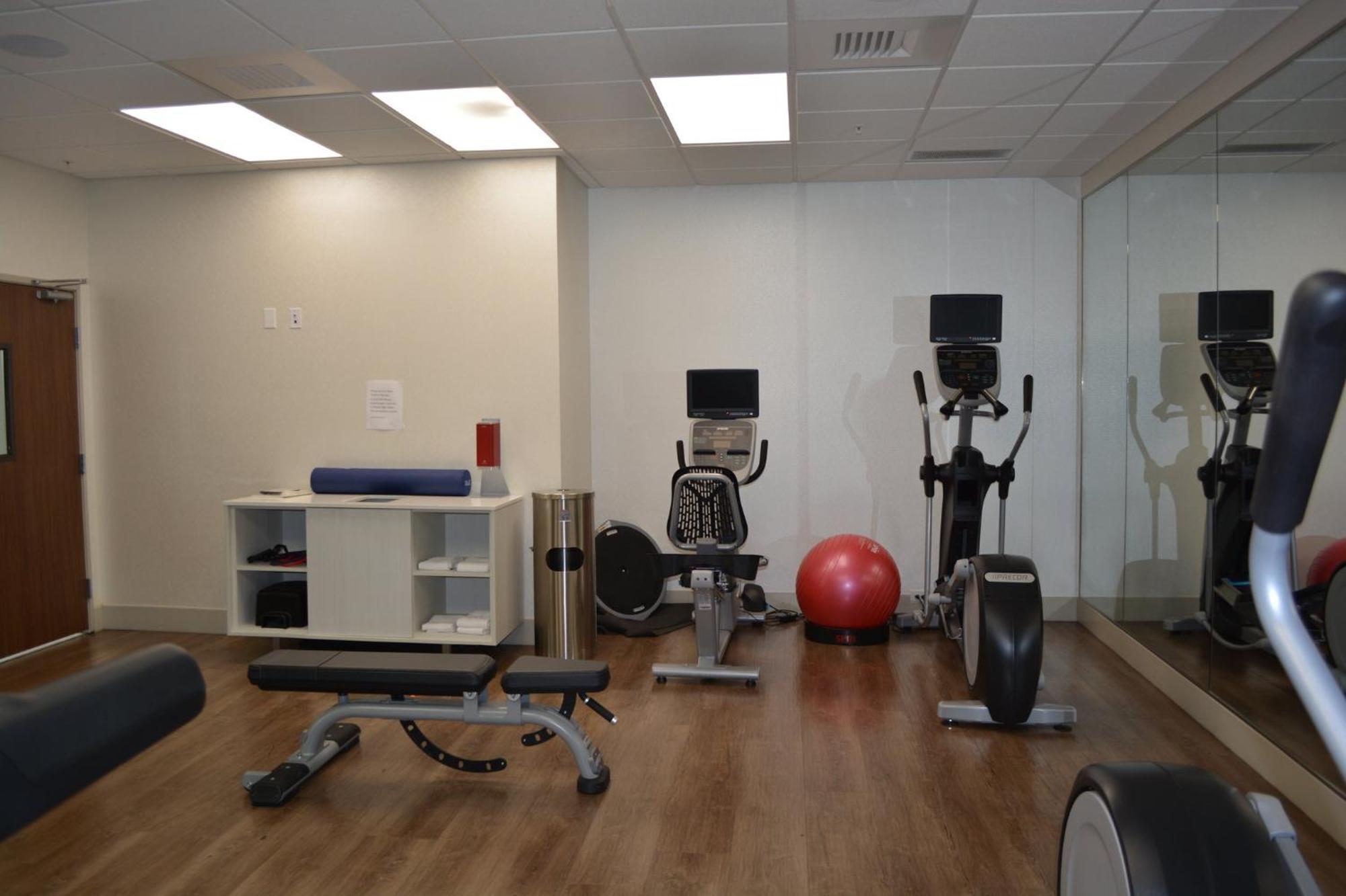 Holiday Inn Express & Suites ลิเบอรัล ภายนอก รูปภาพ