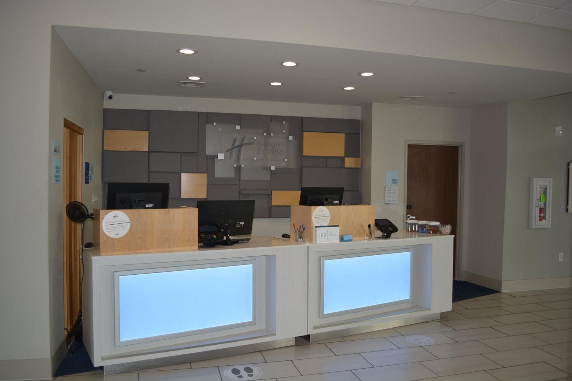 Holiday Inn Express & Suites ลิเบอรัล ภายนอก รูปภาพ