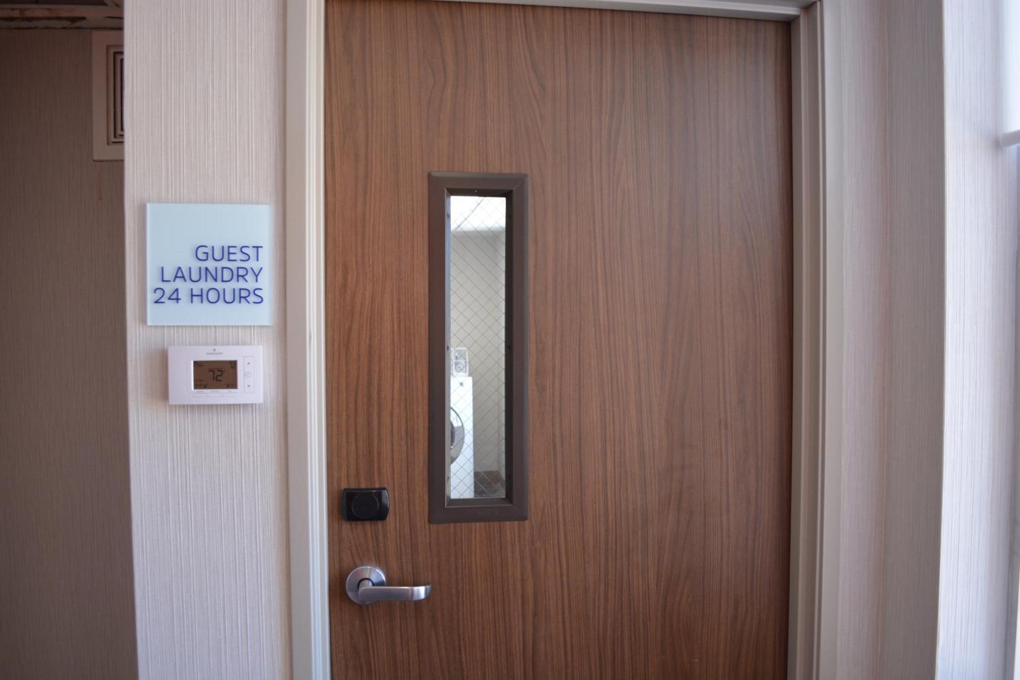 Holiday Inn Express & Suites ลิเบอรัล ภายนอก รูปภาพ