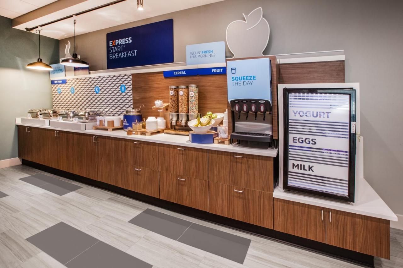 Holiday Inn Express & Suites ลิเบอรัล ภายนอก รูปภาพ