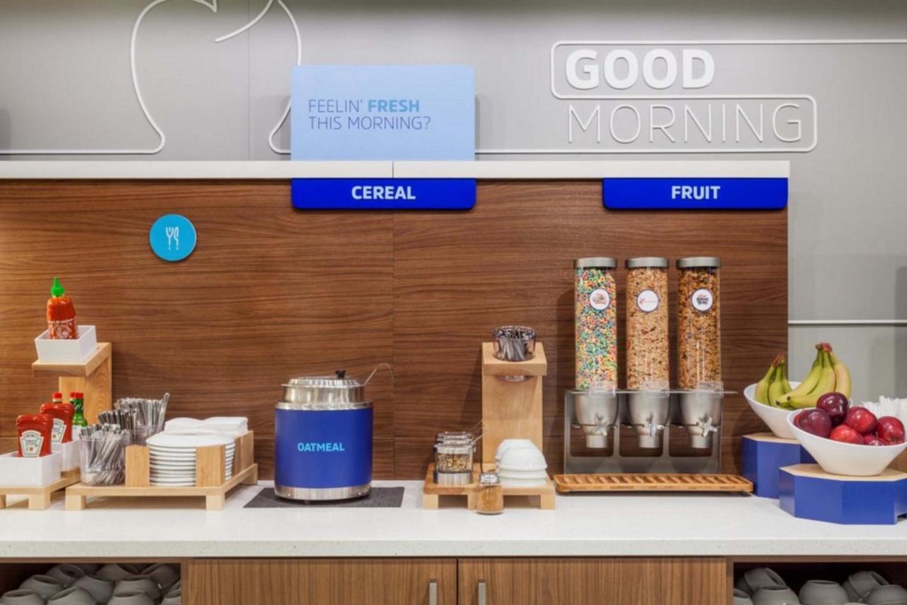 Holiday Inn Express & Suites ลิเบอรัล ภายนอก รูปภาพ